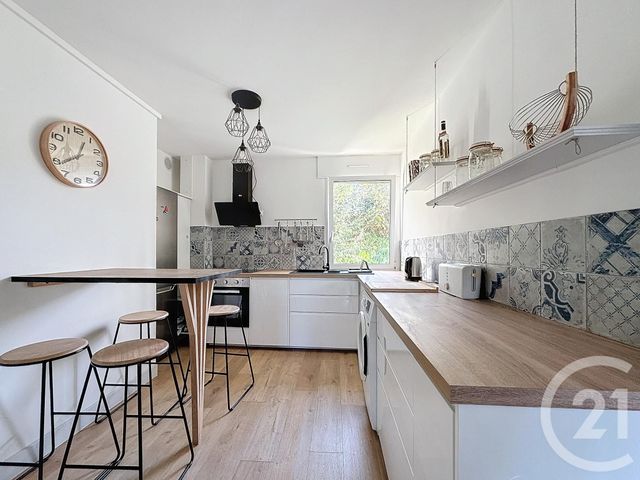 Afficher la photo en grand Appartement F3 à louer - 3 pièces - 64.0 m2 - LANNION - 22 - BRETAGNE - Century 21 Cap Conseils