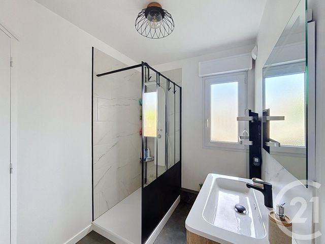 Appartement T2 à vendre - 2 pièces - 53.19 m2 - LANNION - 22 - BRETAGNE - Century 21 Cap Conseils