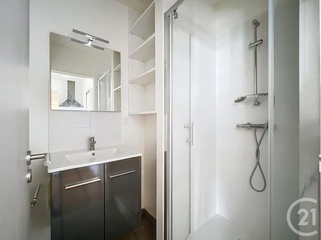 Appartement F3 à louer - 3 pièces - 41.23 m2 - BEGARD - 22 - BRETAGNE - Century 21 Cap Conseils